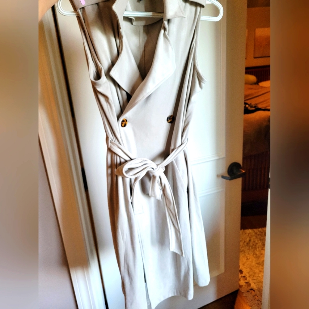 Kendall and Kylie Sleeveless Trench Tunic Tank